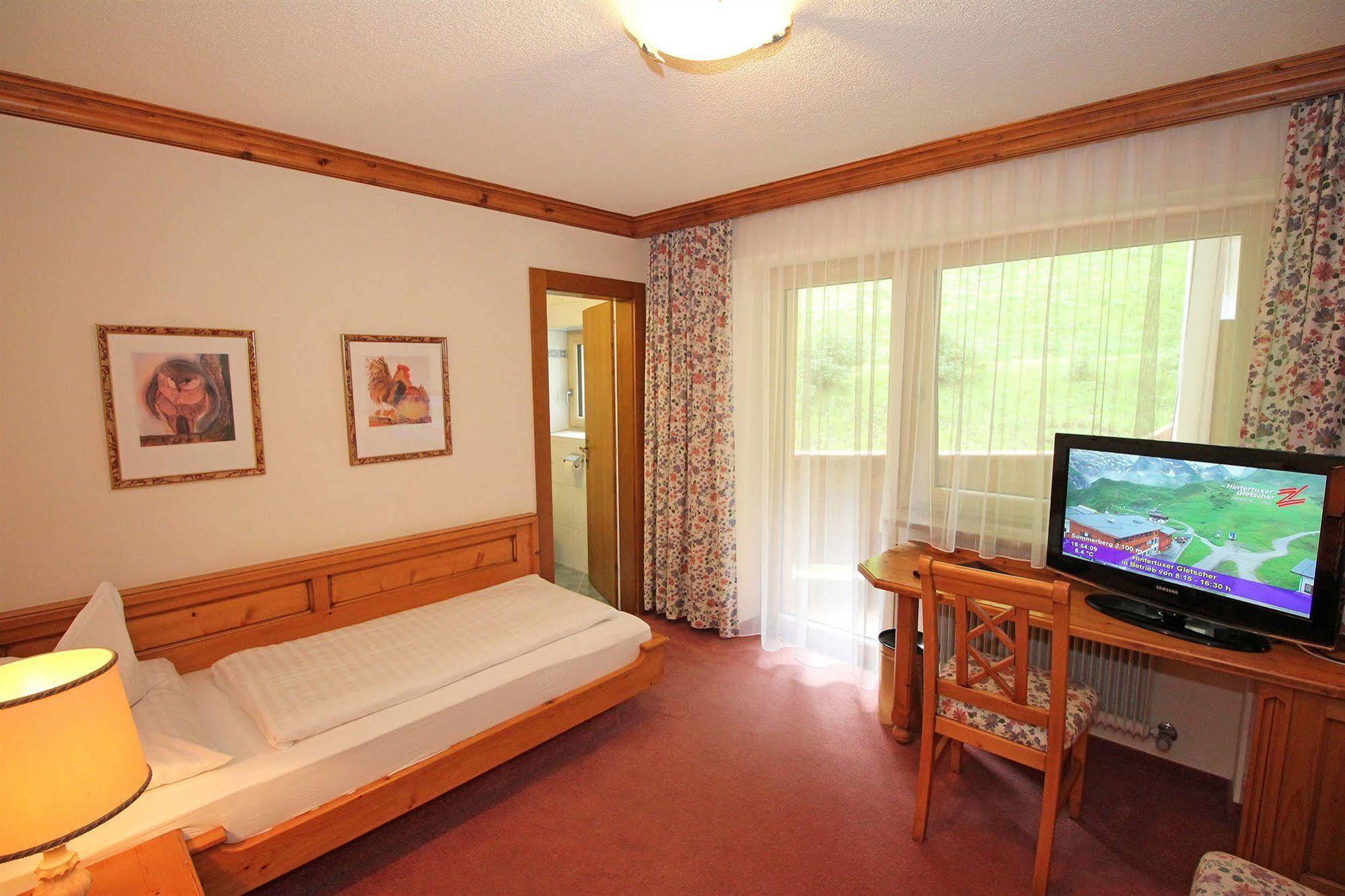 Hotel Pension Sonnleiten Тукс Экстерьер фото