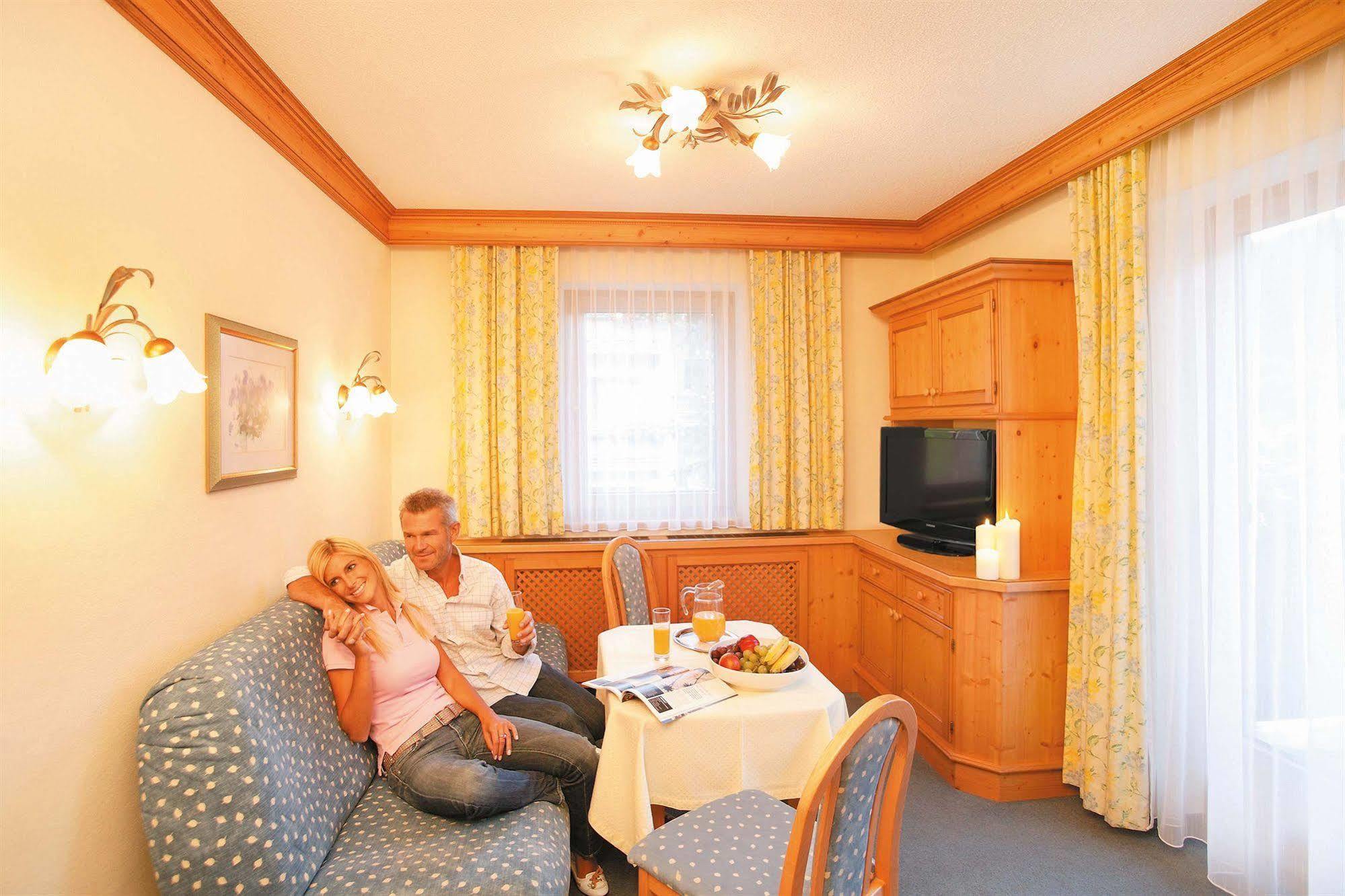 Hotel Pension Sonnleiten Тукс Экстерьер фото