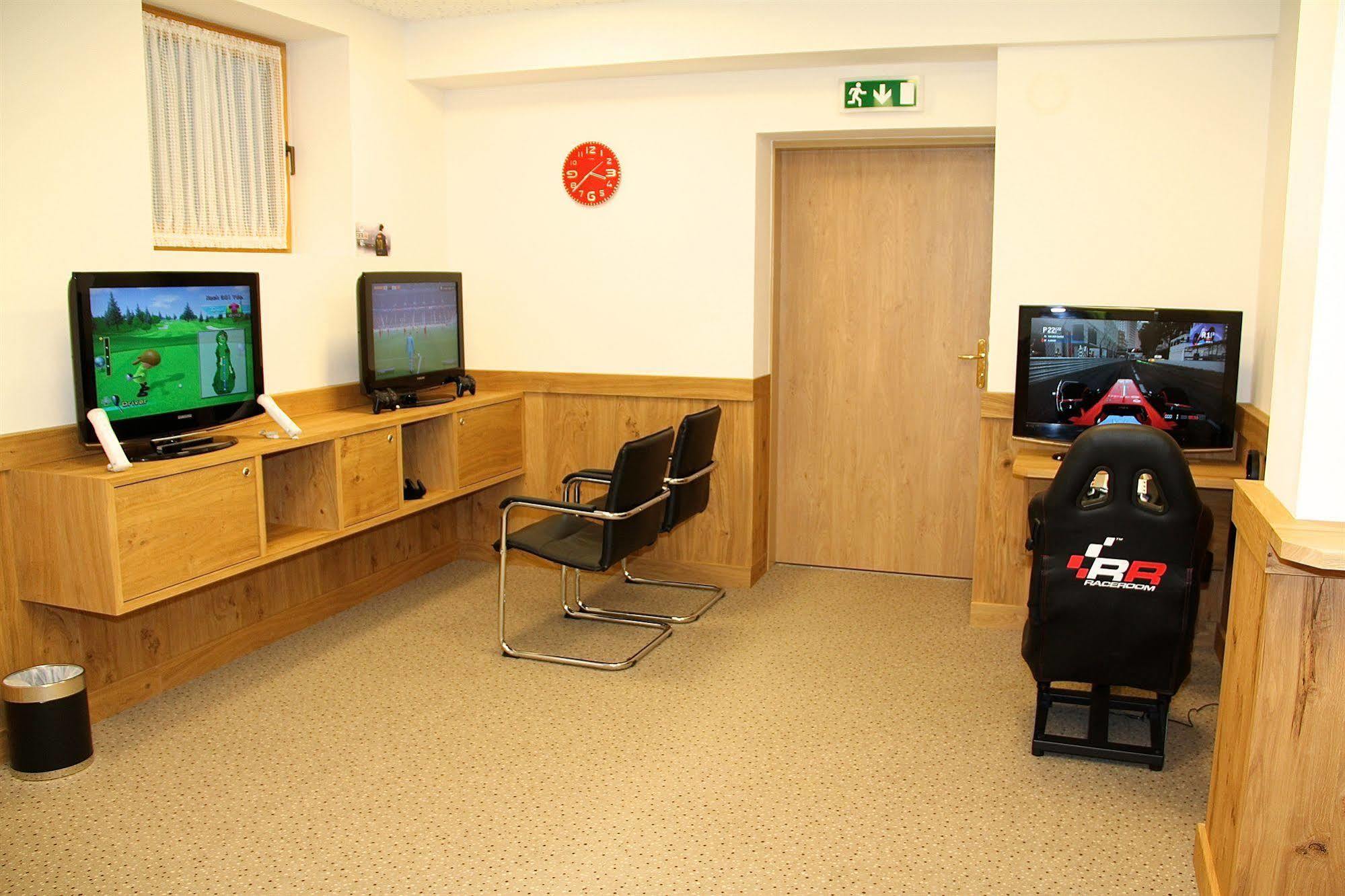 Hotel Pension Sonnleiten Тукс Экстерьер фото