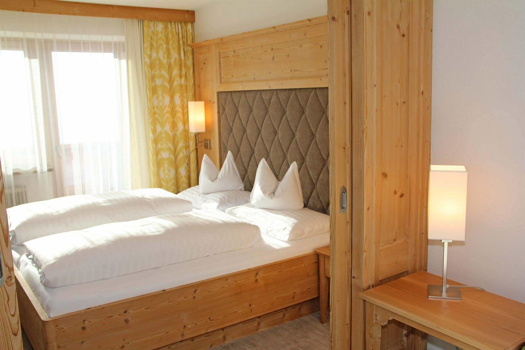 Hotel Pension Sonnleiten Тукс Экстерьер фото